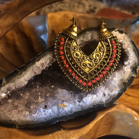 Antique Gold color Heart shape - Picture 3 of 3